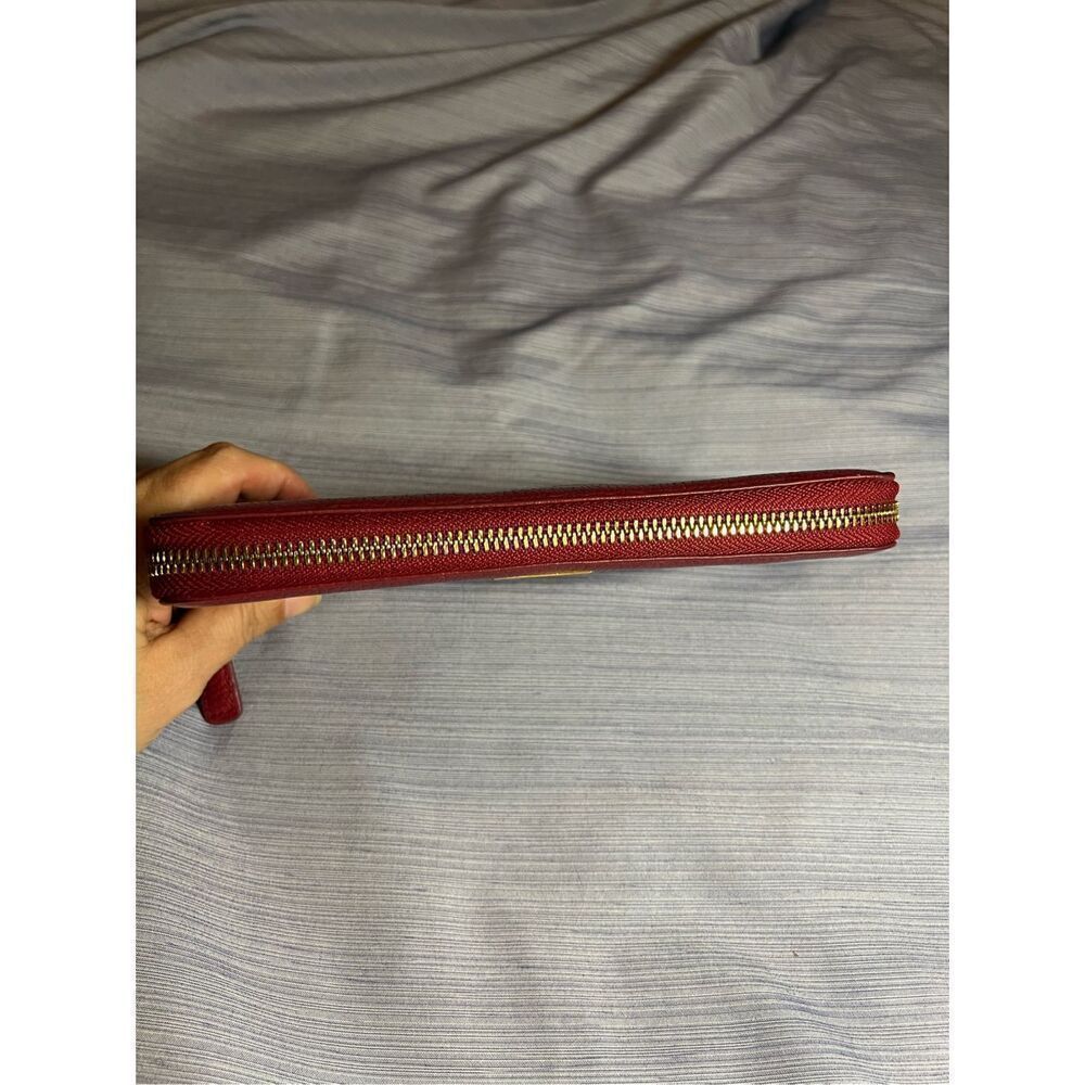 Kenneth Cole Red wallet with gold hardware - Picture 3 of 6